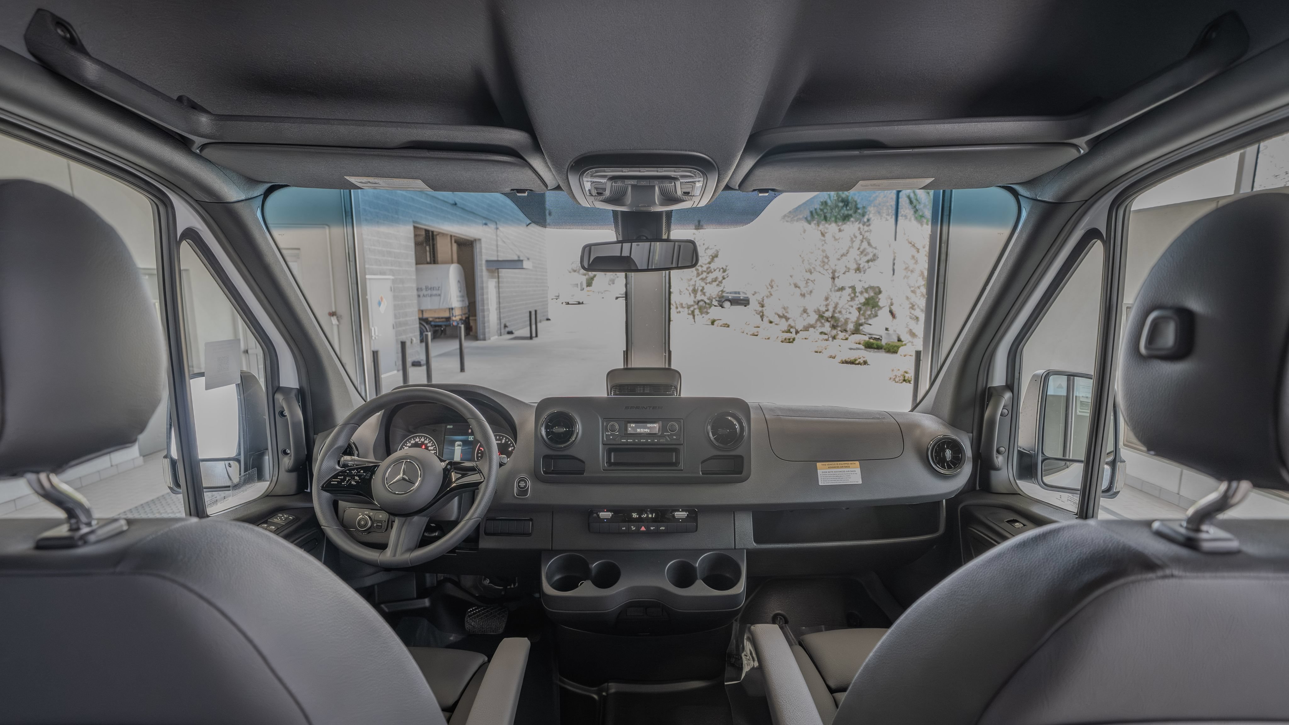 Used 2025 Mercedes-Benz Sprinter 2500 image 27