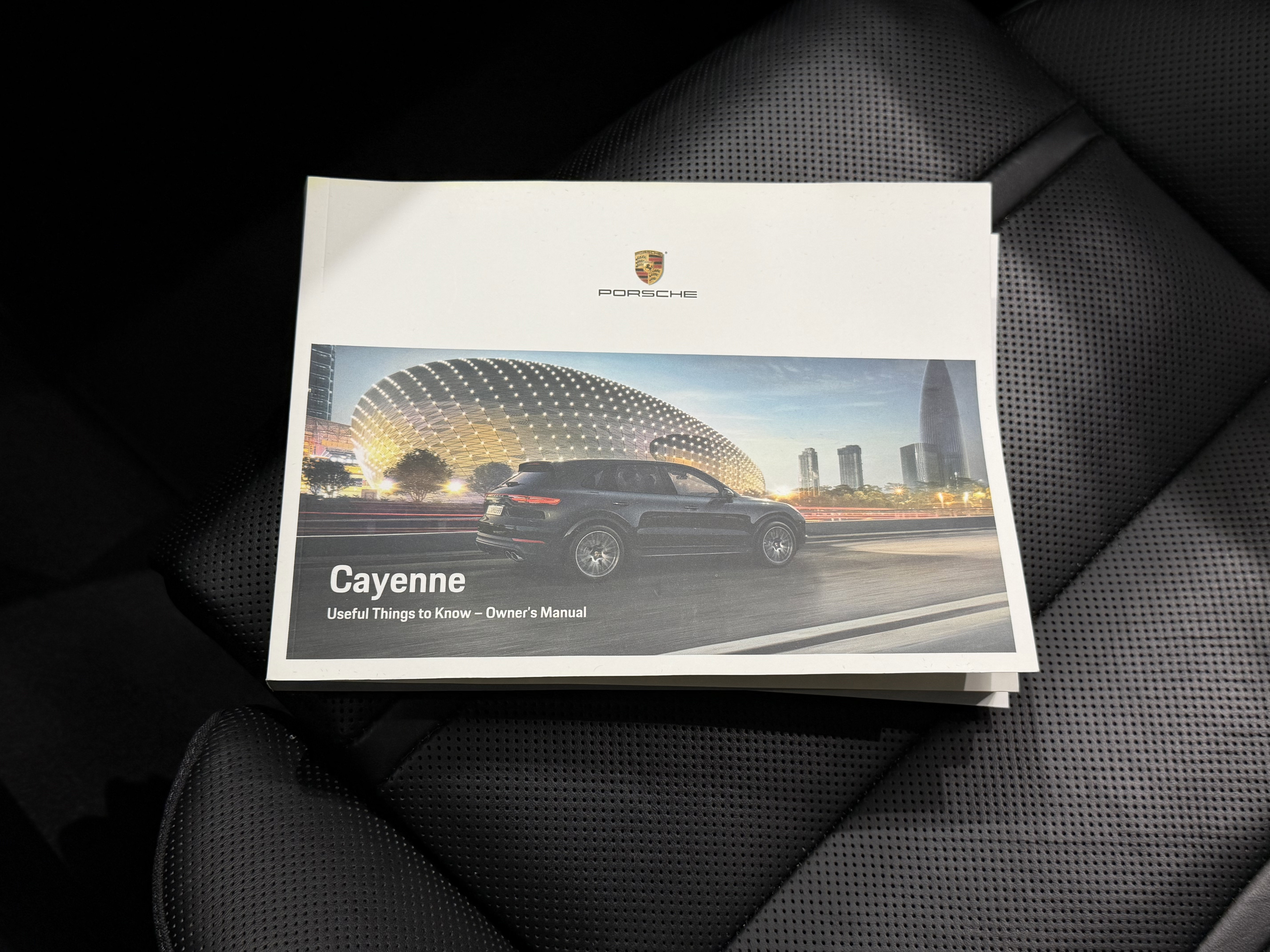 Certified 2022 Porsche Cayenne Platinum Edition image 60