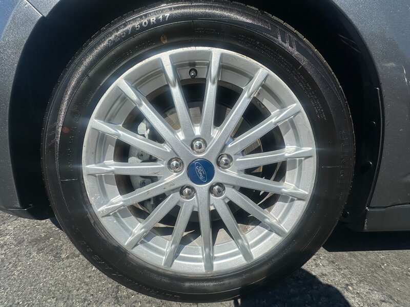Used 2013 Ford C-MAX Energi SEL FWD image 8