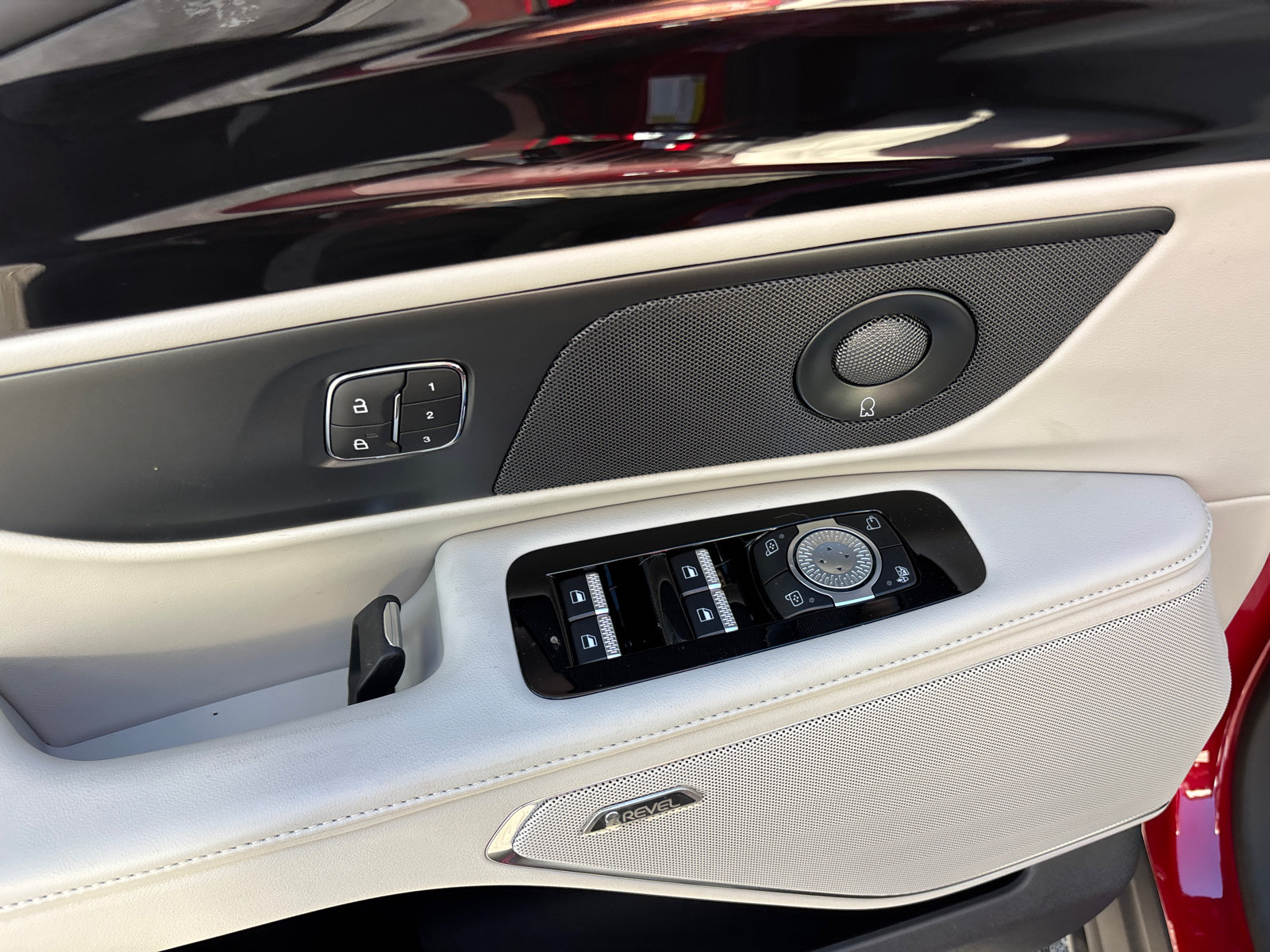 New 2026 Lincoln Nautilus Reserve w/ Jet Appearance Package AWD/4WD image 12