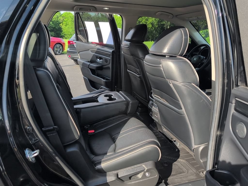 Used 2025 Honda Pilot Elite image 50