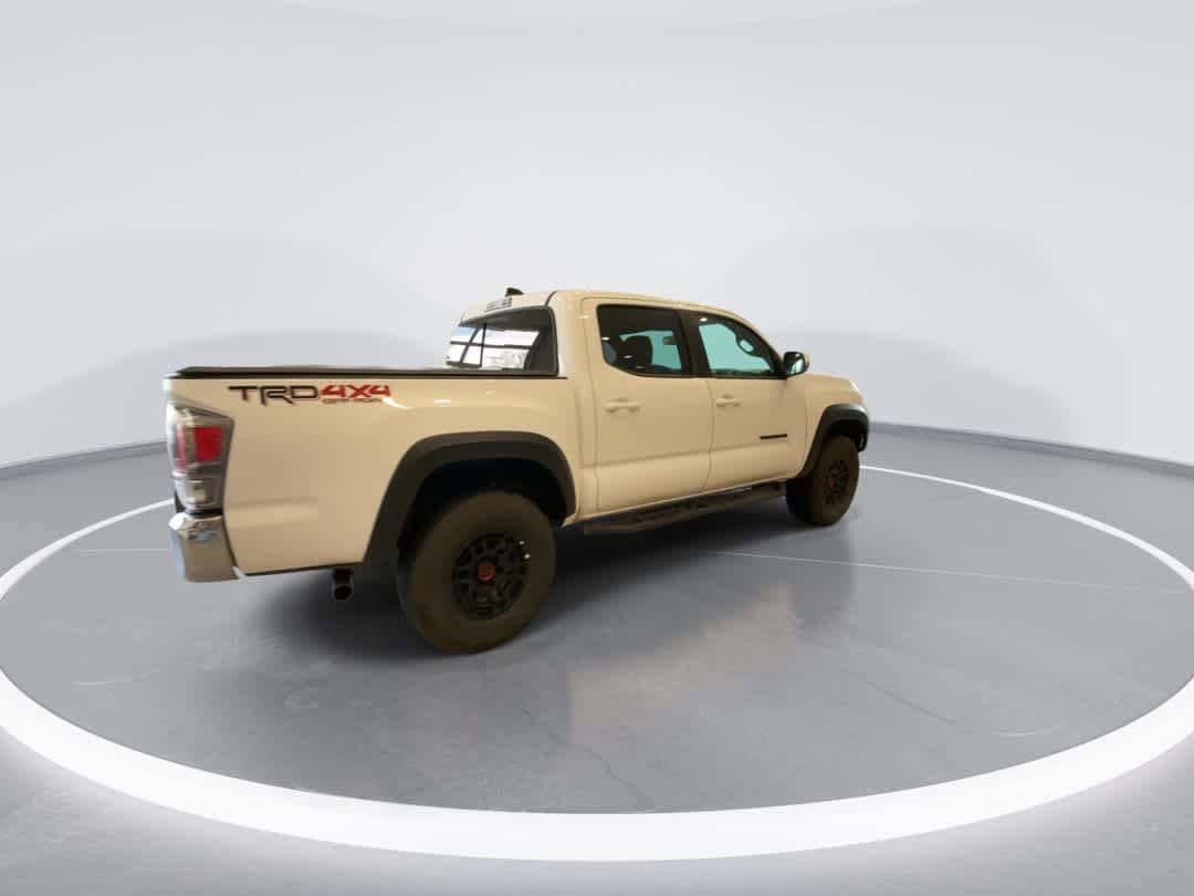 Certified 2022 Toyota Tacoma TRD Off-Road w/ Black Out Package (TMS) AWD/4WD image 8