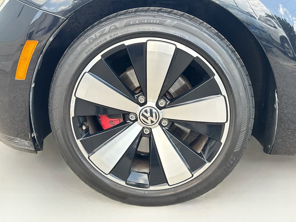 Used 2014 Volkswagen Beetle R-Line FWD image 36