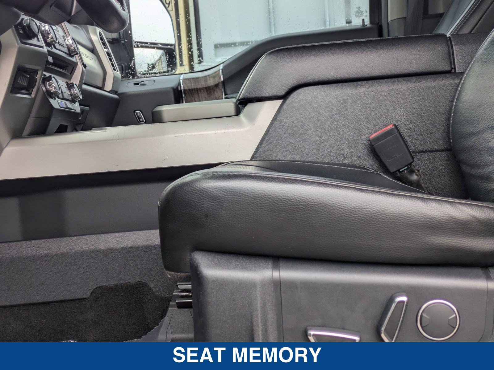 Used 2018 Ford F250 Lariat w/ Lariat Ultimate Package AWD/4WD image 24