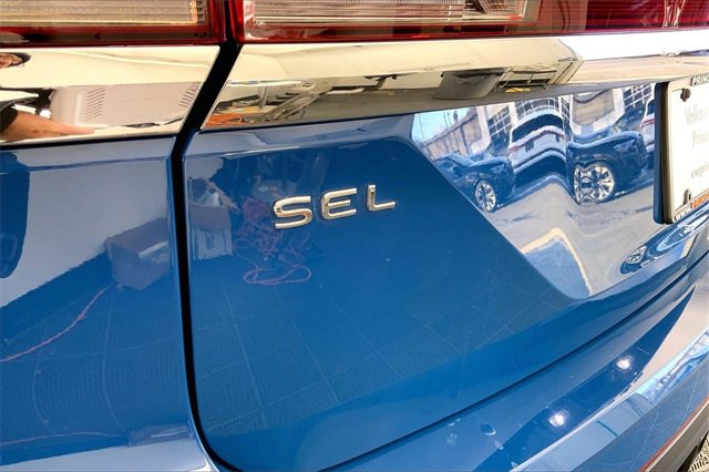 Used 2025 Volkswagen Atlas SEL image 8