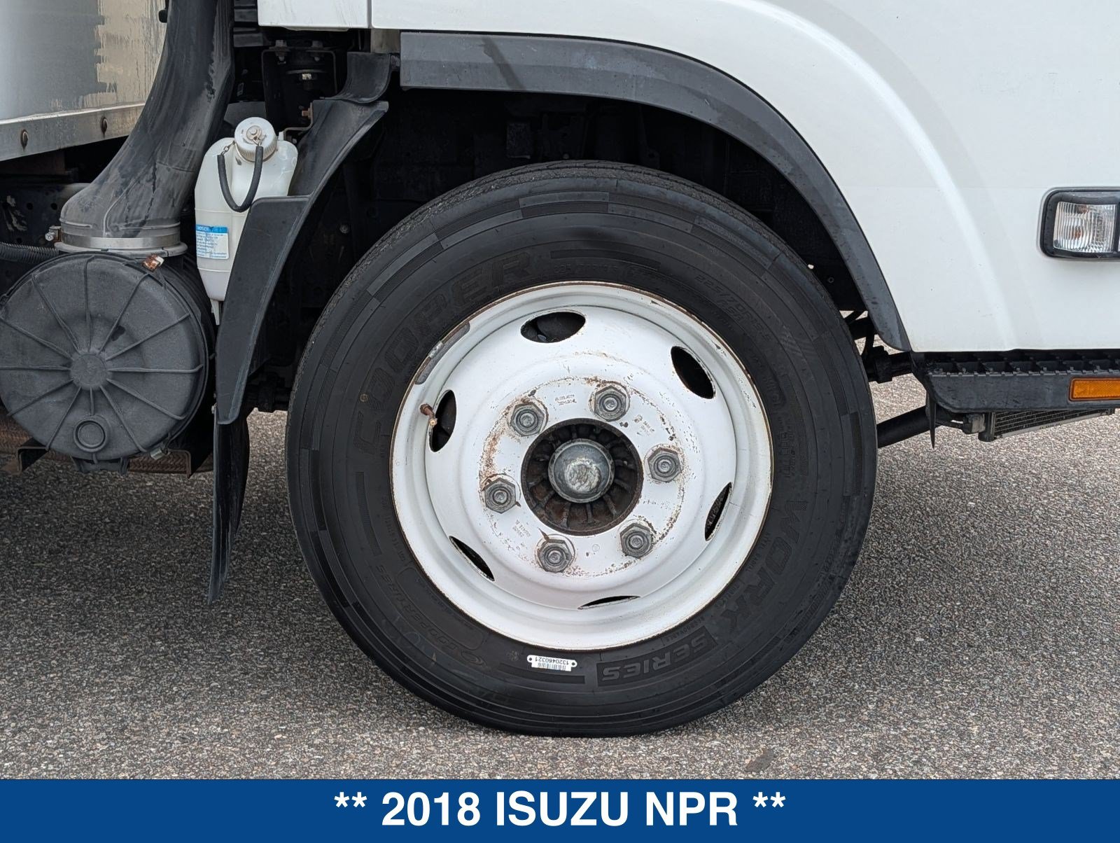 Used 2018 Isuzu NPR RWD image 13