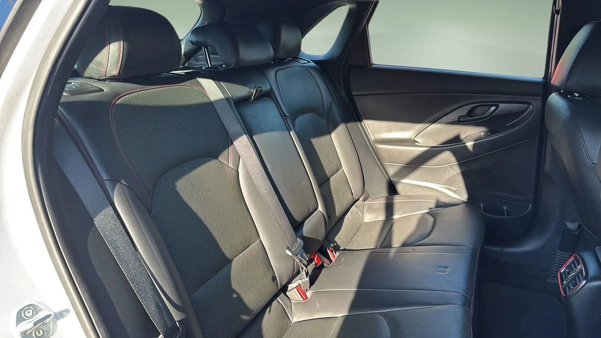 Used 2019 Hyundai Elantra GT N Line image 45