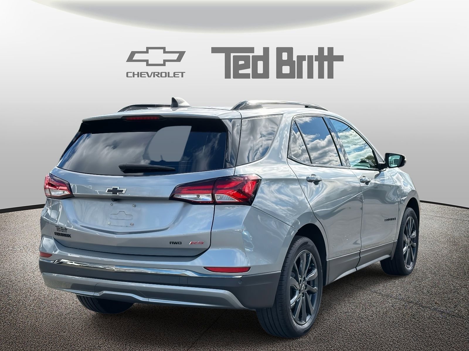 Certified 2023 Chevrolet Equinox RS w/ RS Leather Package AWD/4WD image 4