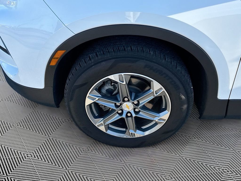 Used 2023 Chevrolet Blazer LT image 28