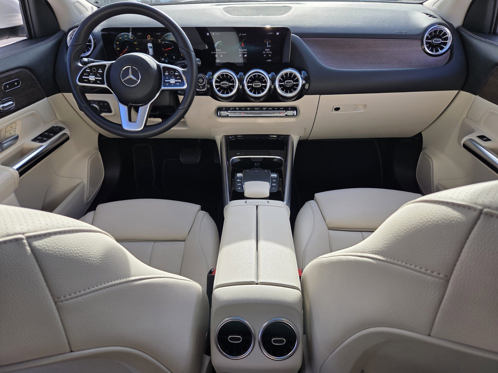 Used 2022 Mercedes-Benz GLA 250 4MATIC image 13