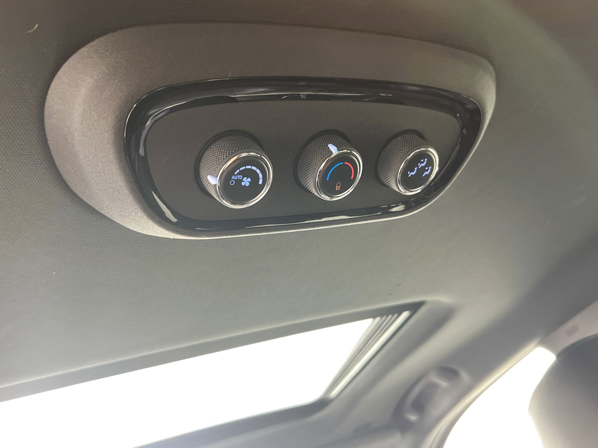 Used 2022 Dodge Durango GT image 25