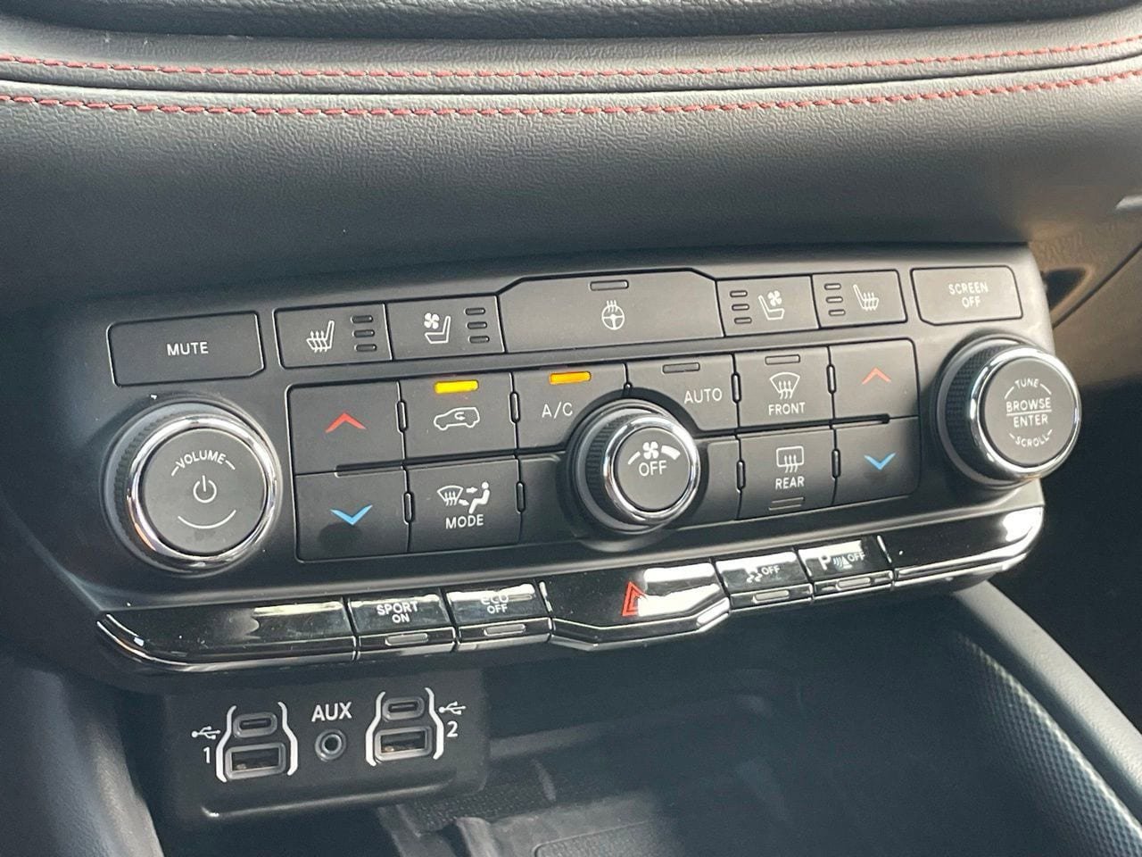 Used 2024 Dodge Durango R/T AWD/4WD image 10