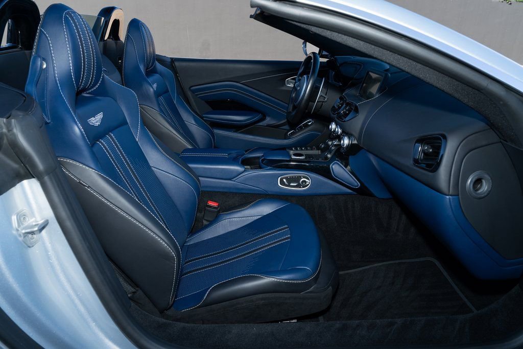 Used 2023 Aston Martin V8 Vantage Roadster RWD image 19