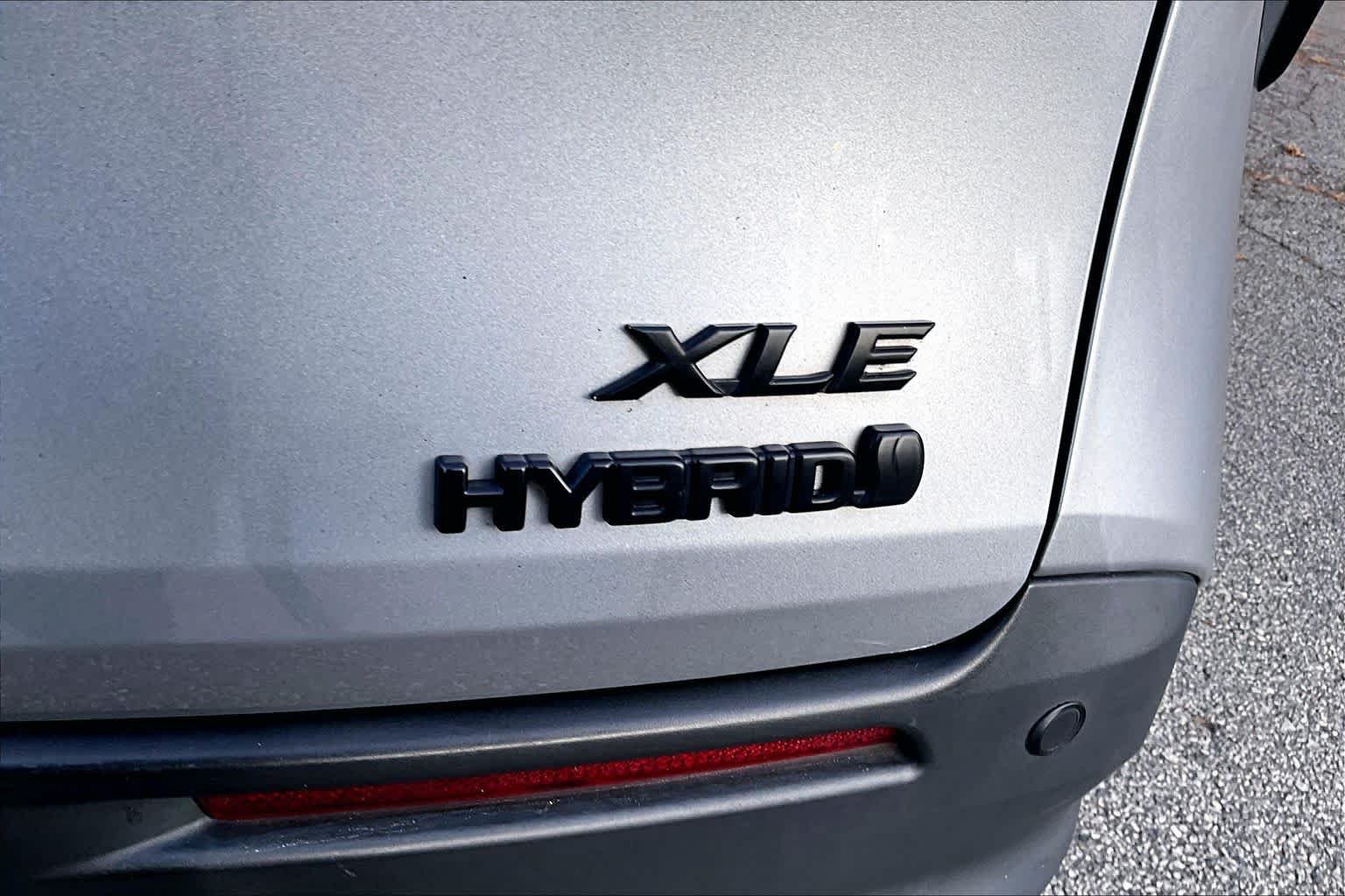 Certified 2023 Toyota Sienna XLE FWD image 10