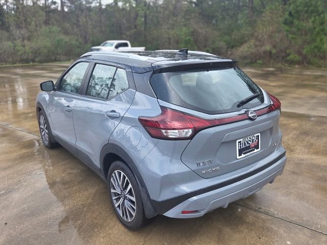Used 2023 Nissan Kicks SV image 3