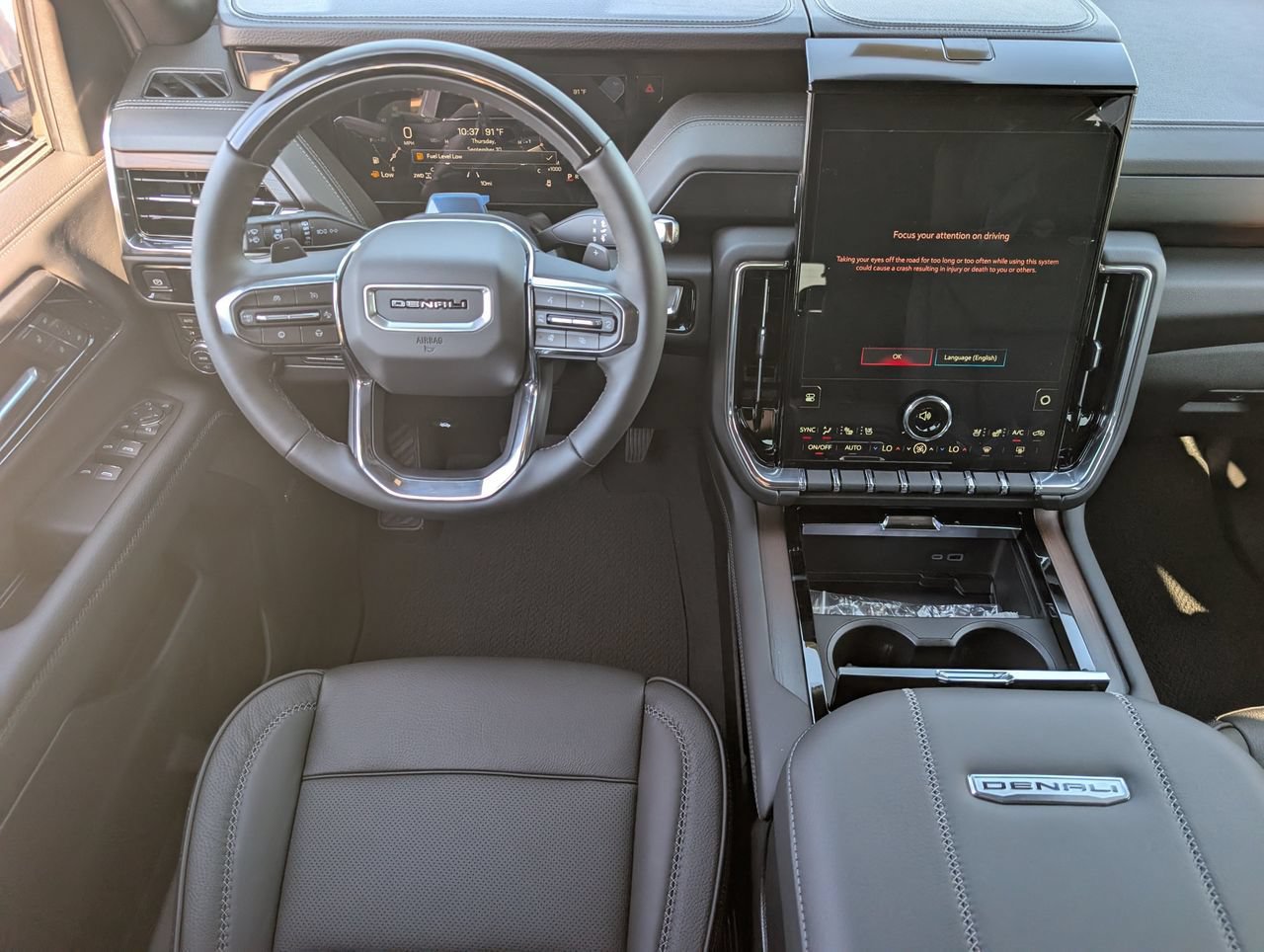 New 2026 GMC Yukon Denali w/ Denali Reserve Package AWD/4WD image 9