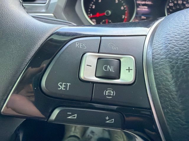Used 2020 Volkswagen Tiguan SE FWD image 43