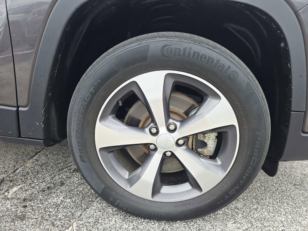 Used 2021 Jeep Cherokee Limited w/ Elite Package image 17