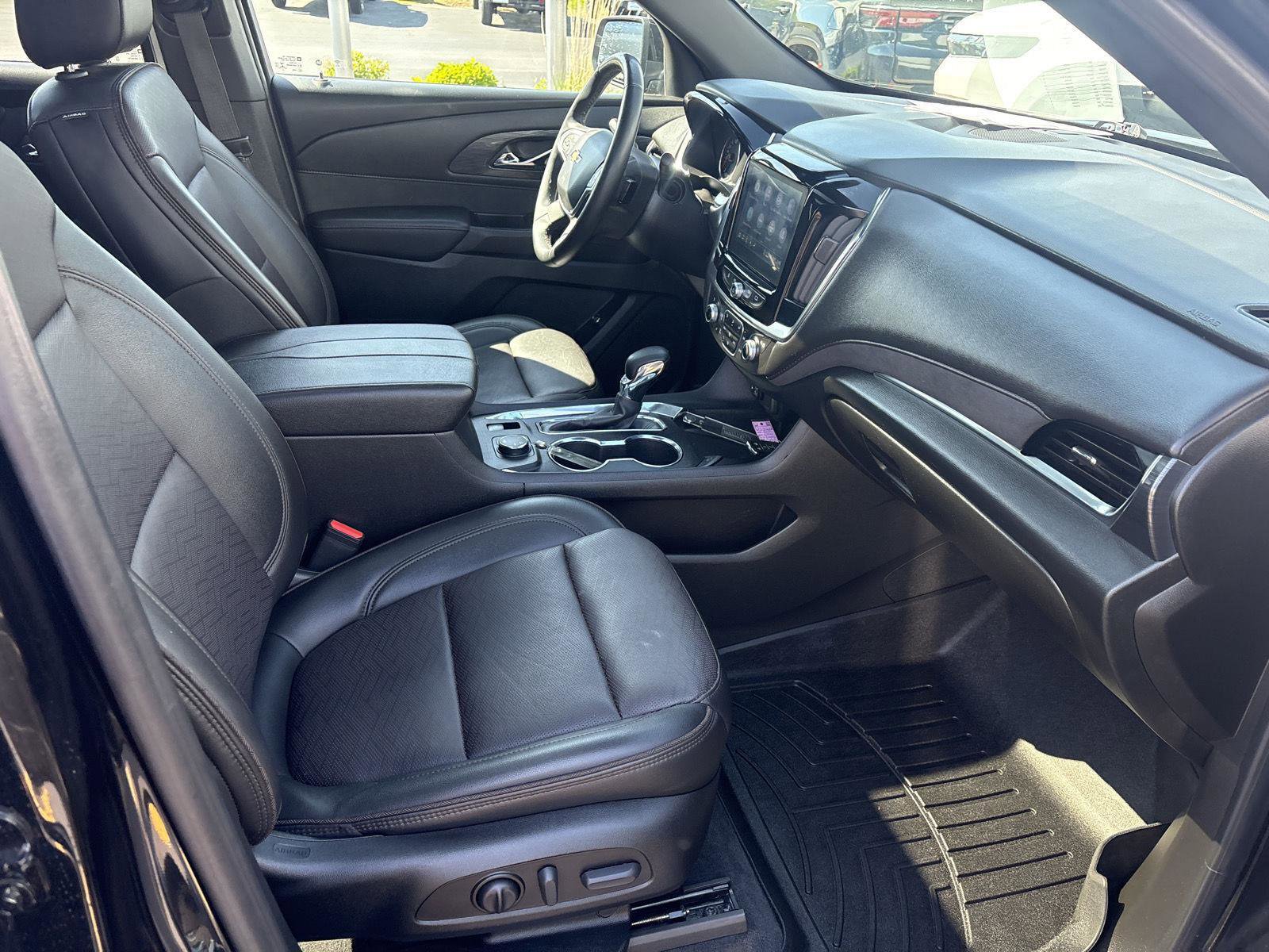 Used 2023 Chevrolet Traverse High Country AWD/4WD image 15