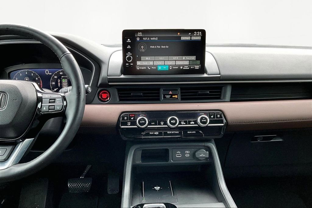 Certified 2025 Honda Pilot Elite image 9