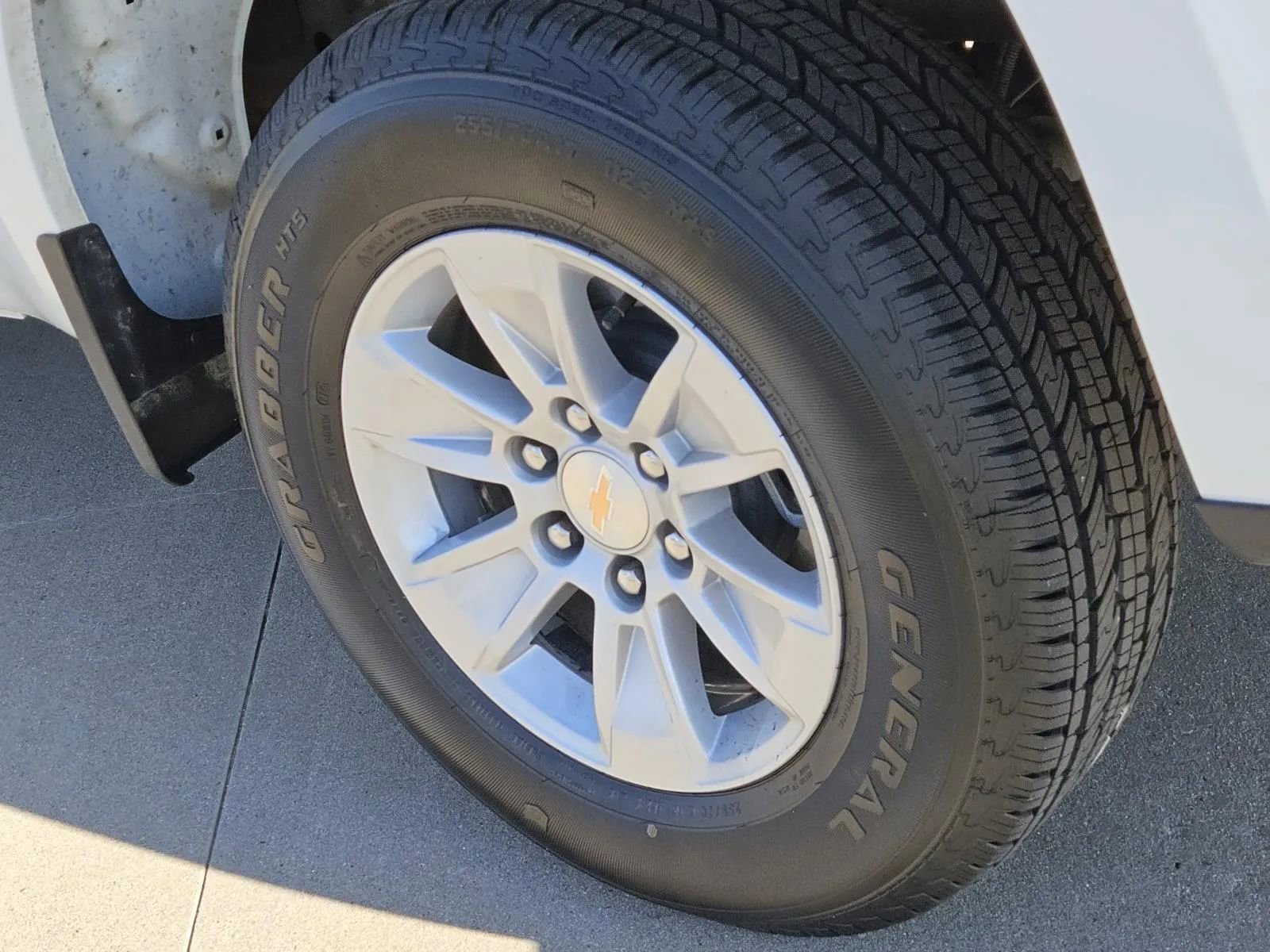 Used 2025 Chevrolet Silverado 1500 LT image 7