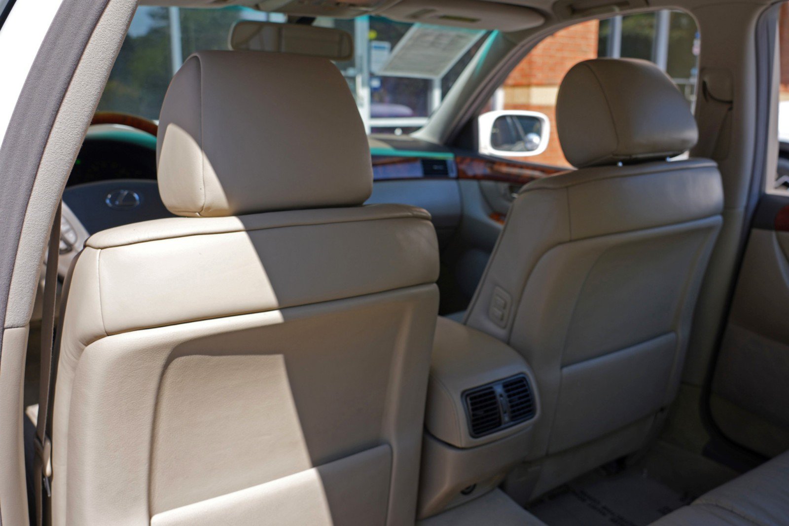 Used 2002 Lexus LS 430 w/ Navigation/Mark Levinson Pkg RWD image 32