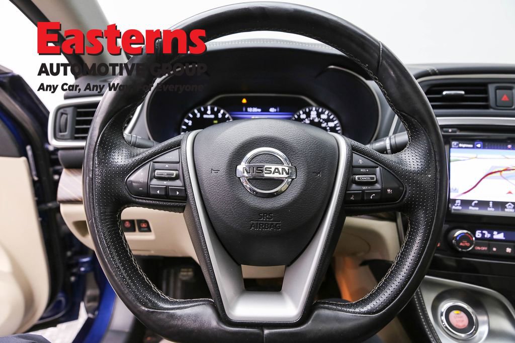 Used 2016 Nissan Maxima Platinum w/ Interior Lighting Package image 10