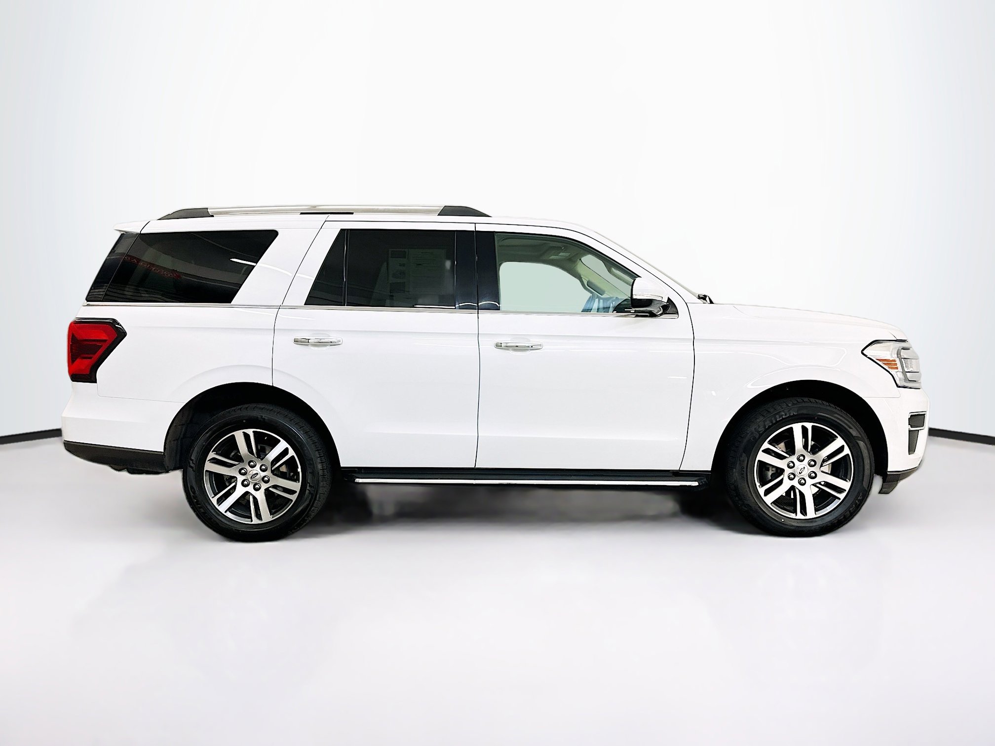 Used 2023 Ford Expedition Limited image 10