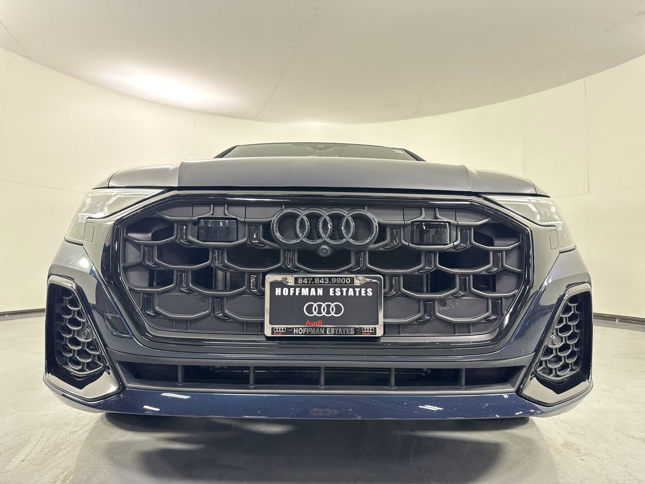 Used 2025 Audi Q8 Prestige image 4