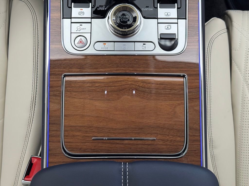 New 2026 Bentley Flying Spur Azure image 43