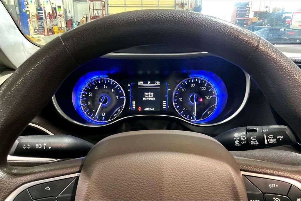 Used 2020 Chrysler Pacifica Touring w/ Tire & Wheel Group image 16