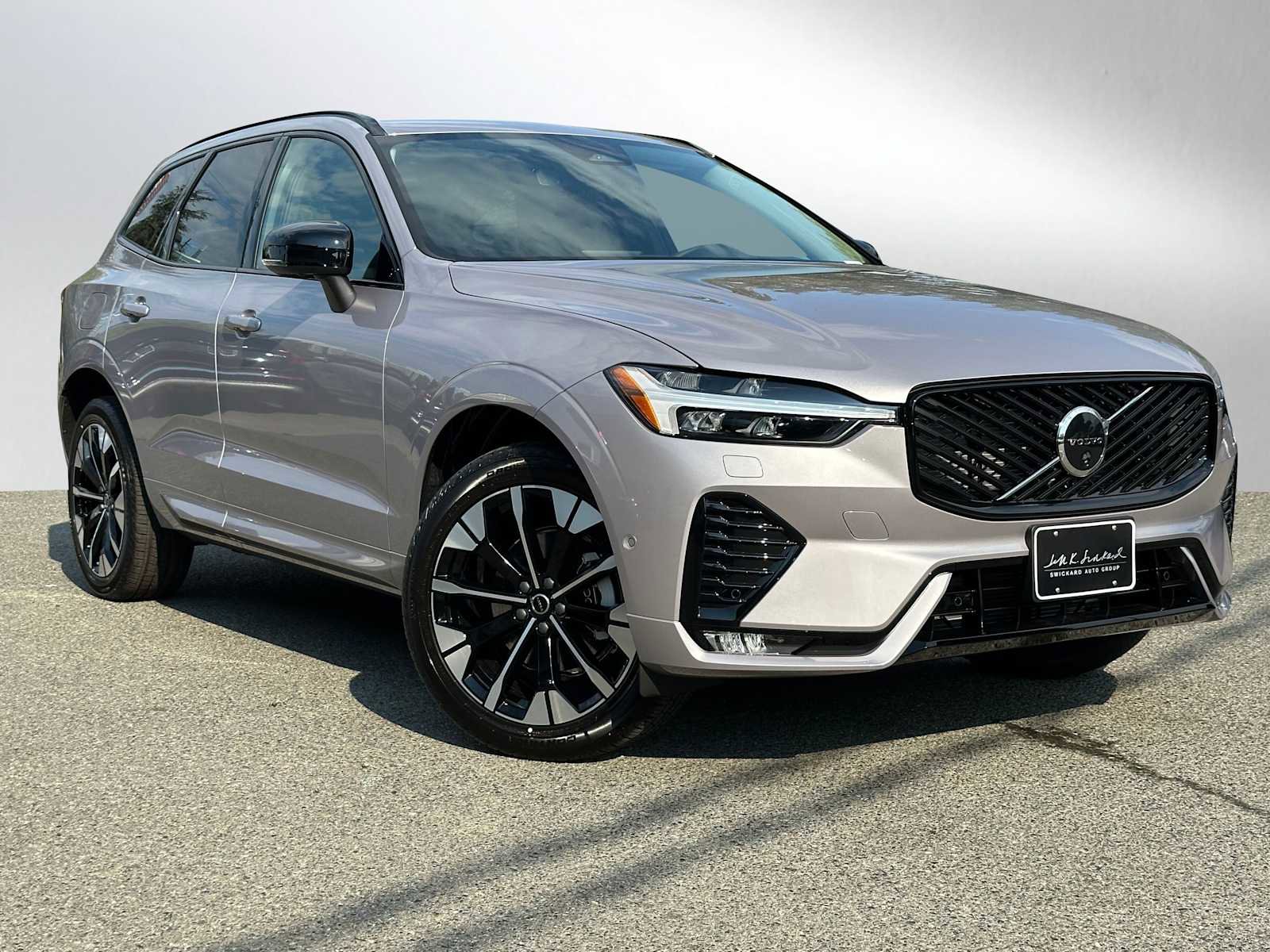 New 2026 Volvo XC60 B5 Plus w/ Climate Package