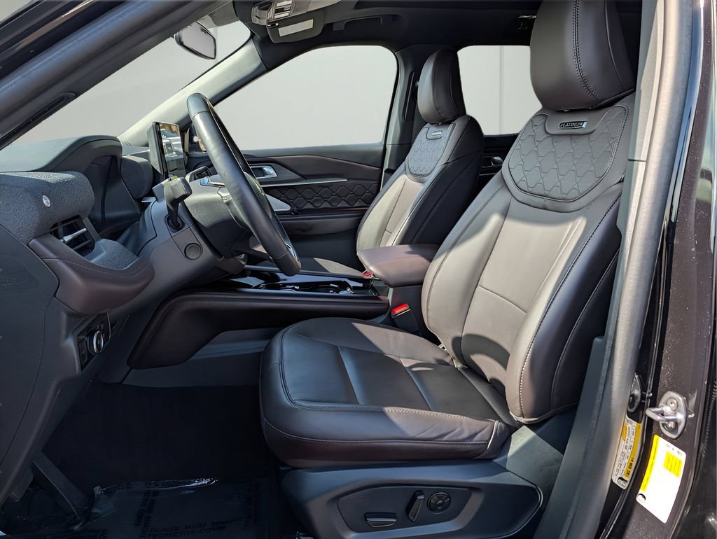 Used 2025 Ford Explorer Platinum w/ LUX Leather Package AWD/4WD image 10