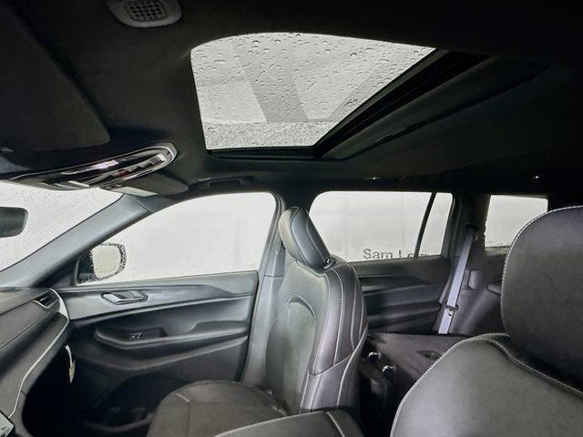 New 2025 Jeep Grand Cherokee L Altitude image 21