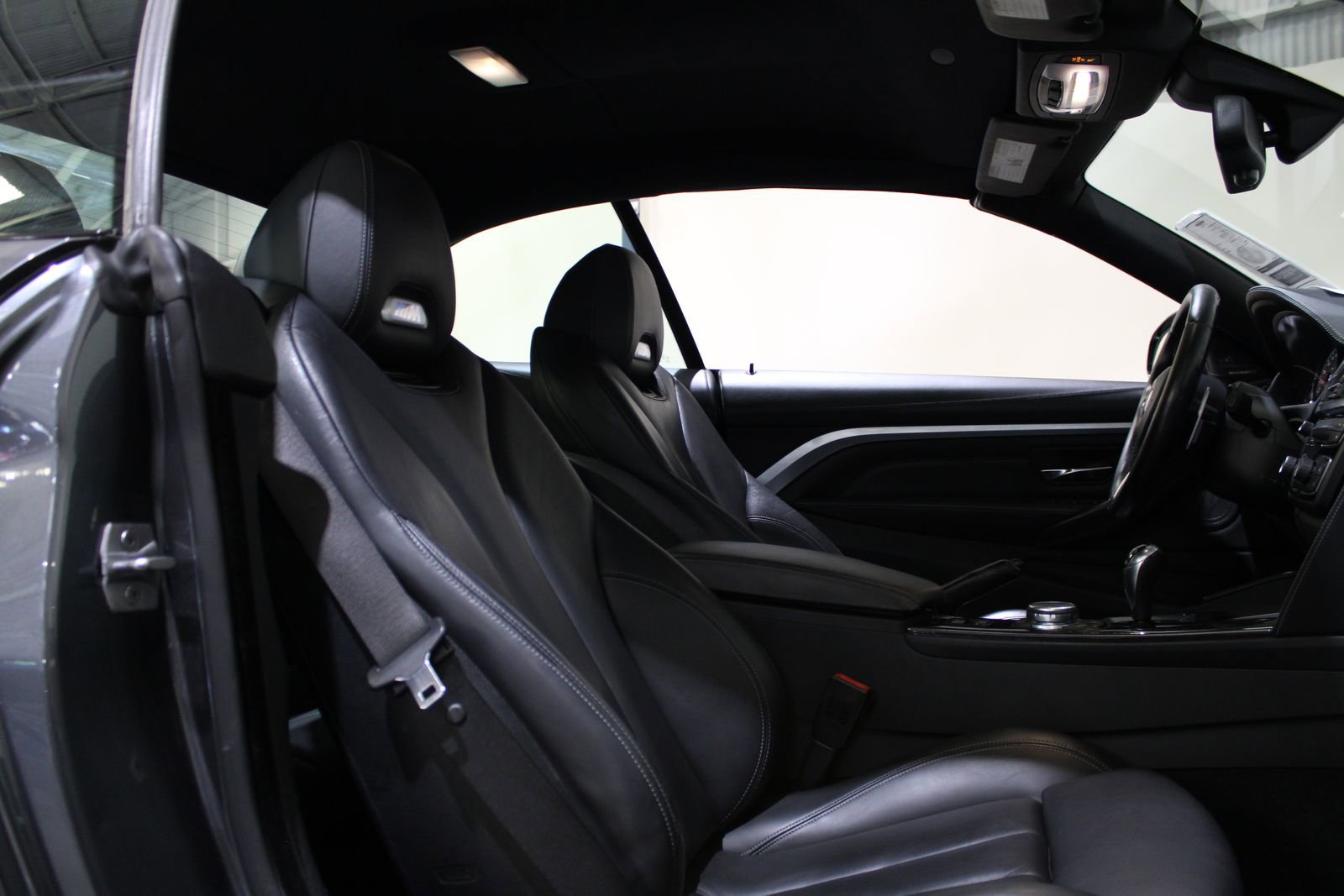 Used 2015 BMW M4 Convertible image 17