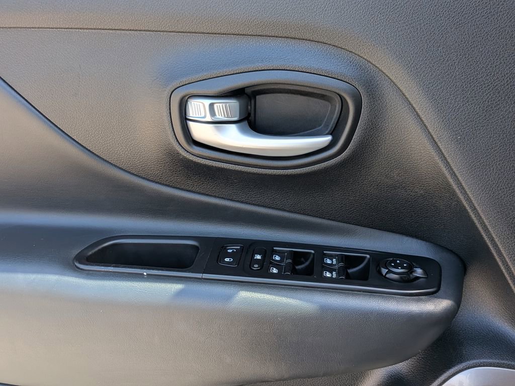 Used 2023 Jeep Renegade Latitude image 22