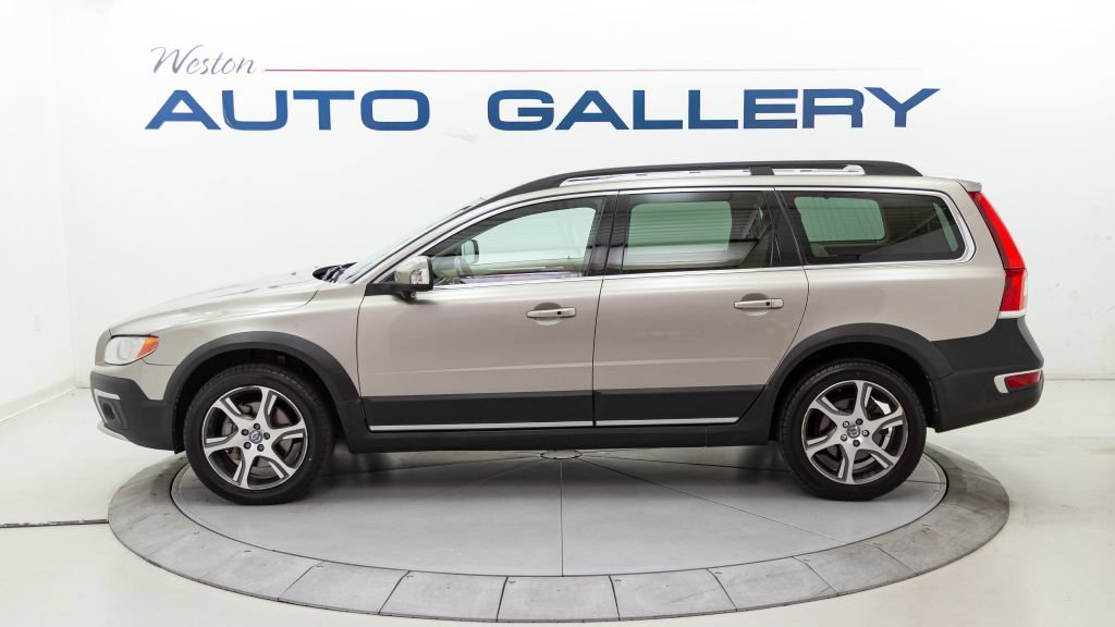 Used 2015 Volvo XC70 T6 w/ Technology Package AWD/4WD image 2