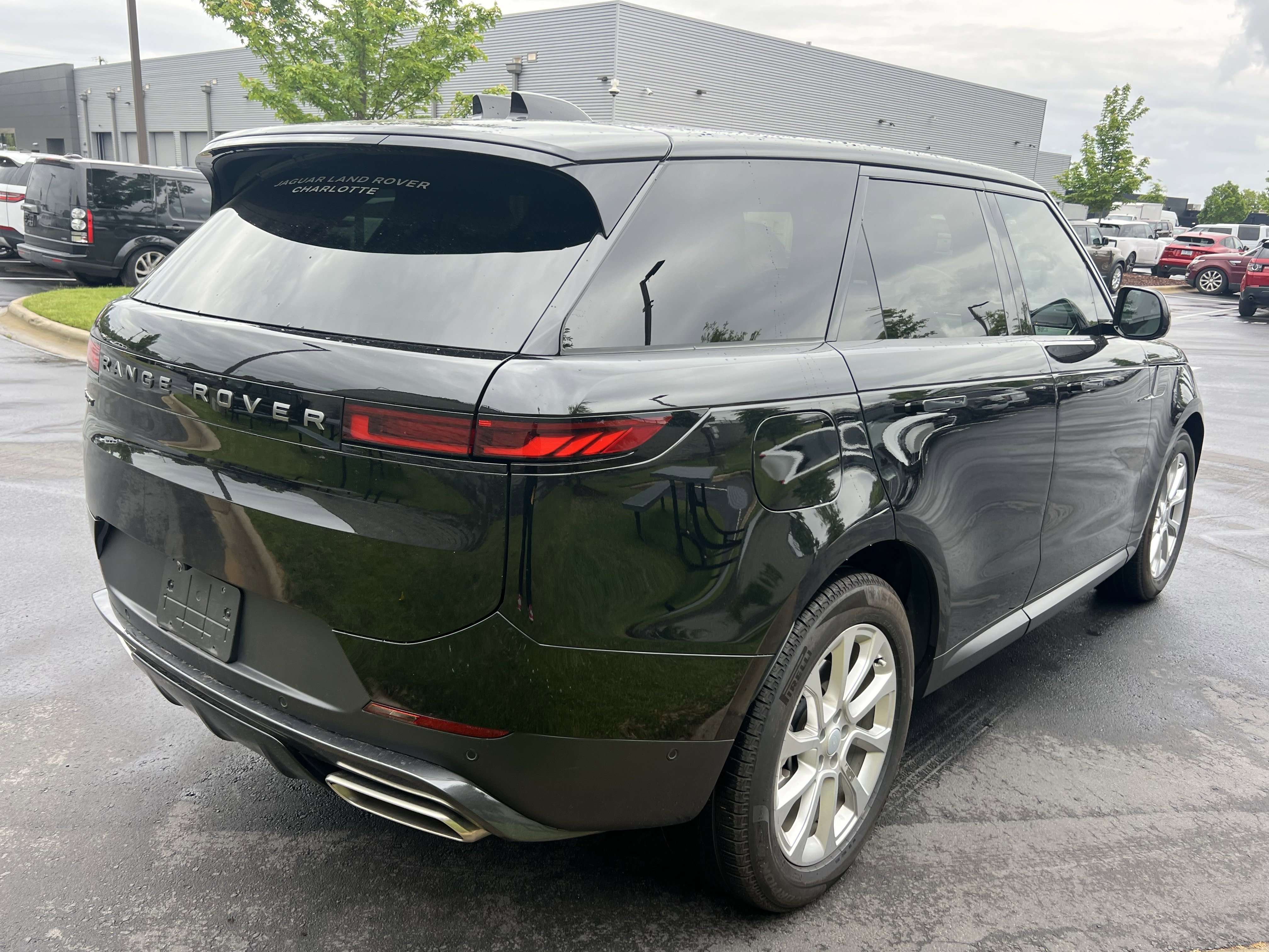Used 2025 Land Rover Range Rover Sport AWD/4WD image 6
