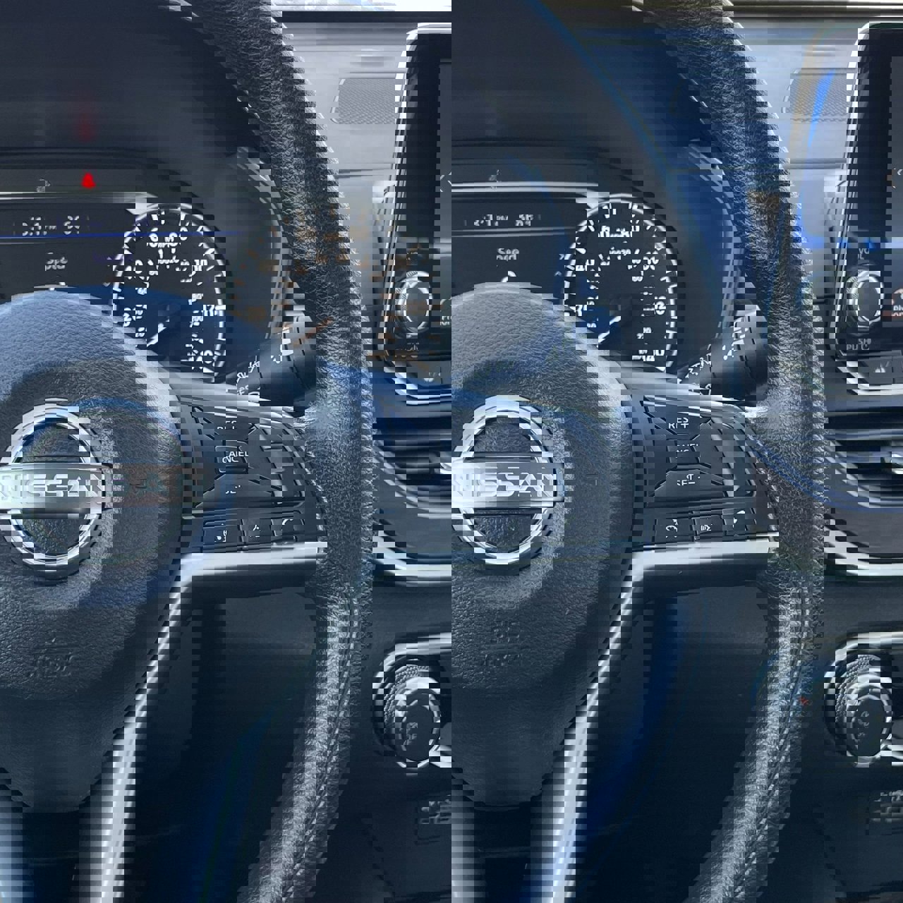 Used 2024 Nissan Altima 2.5 SV image 15