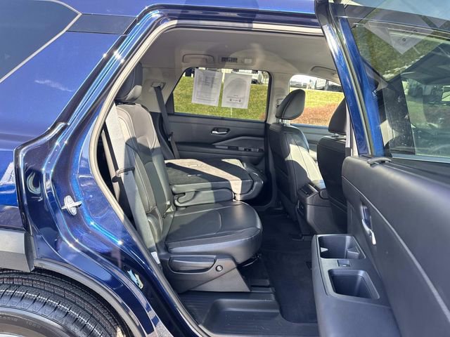 Used 2022 Nissan Pathfinder SL w/ Cargo Package image 12