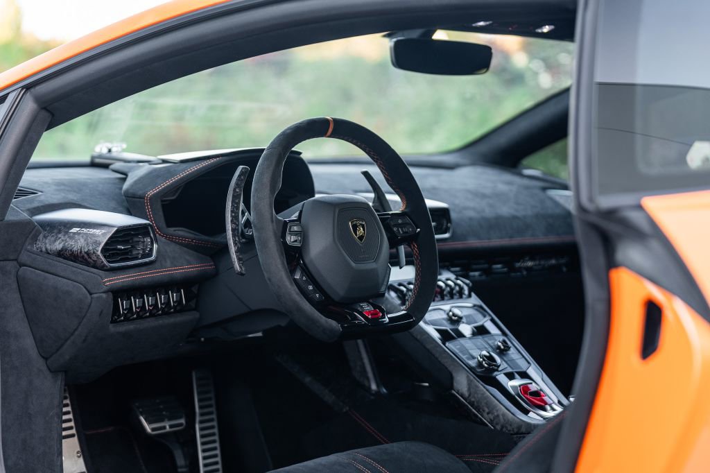 Used 2018 Lamborghini Huracan Performante image 31