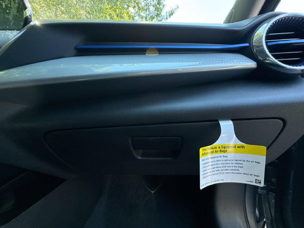 New 2026 Chevrolet Trax LT w/ Sunroof Package FWD image 35