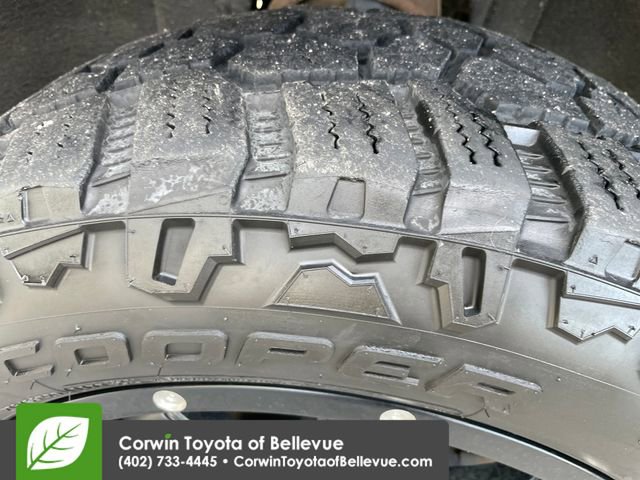 Used 2018 Chevrolet Silverado 1500 Custom w/ Custom Value Package AWD/4WD image 8