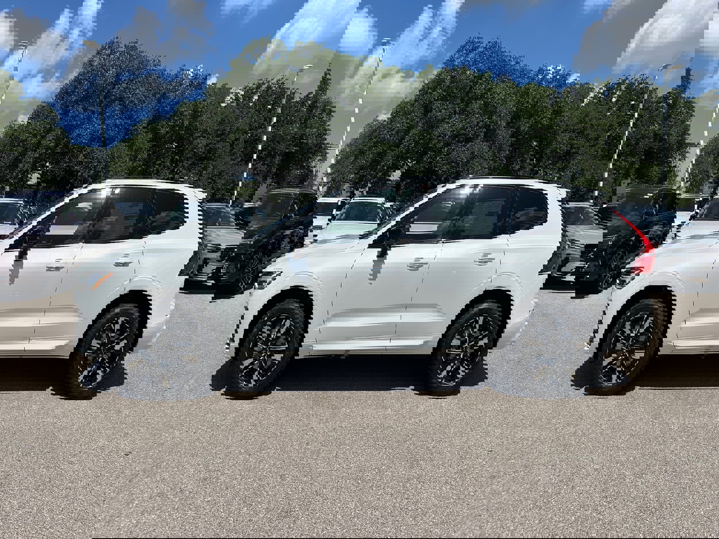 New 2026 Volvo XC60 B5 Core w/ Climate Package image 3