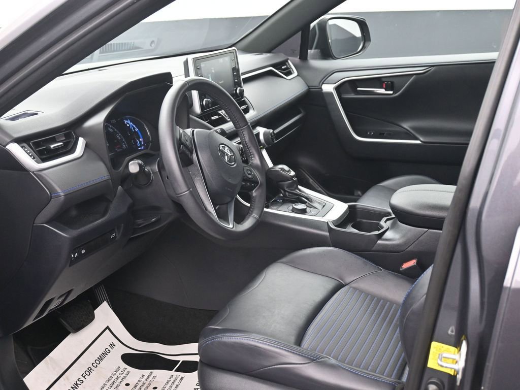 Used 2019 Toyota RAV4 XSE w/ Carpet Mat Package image 10