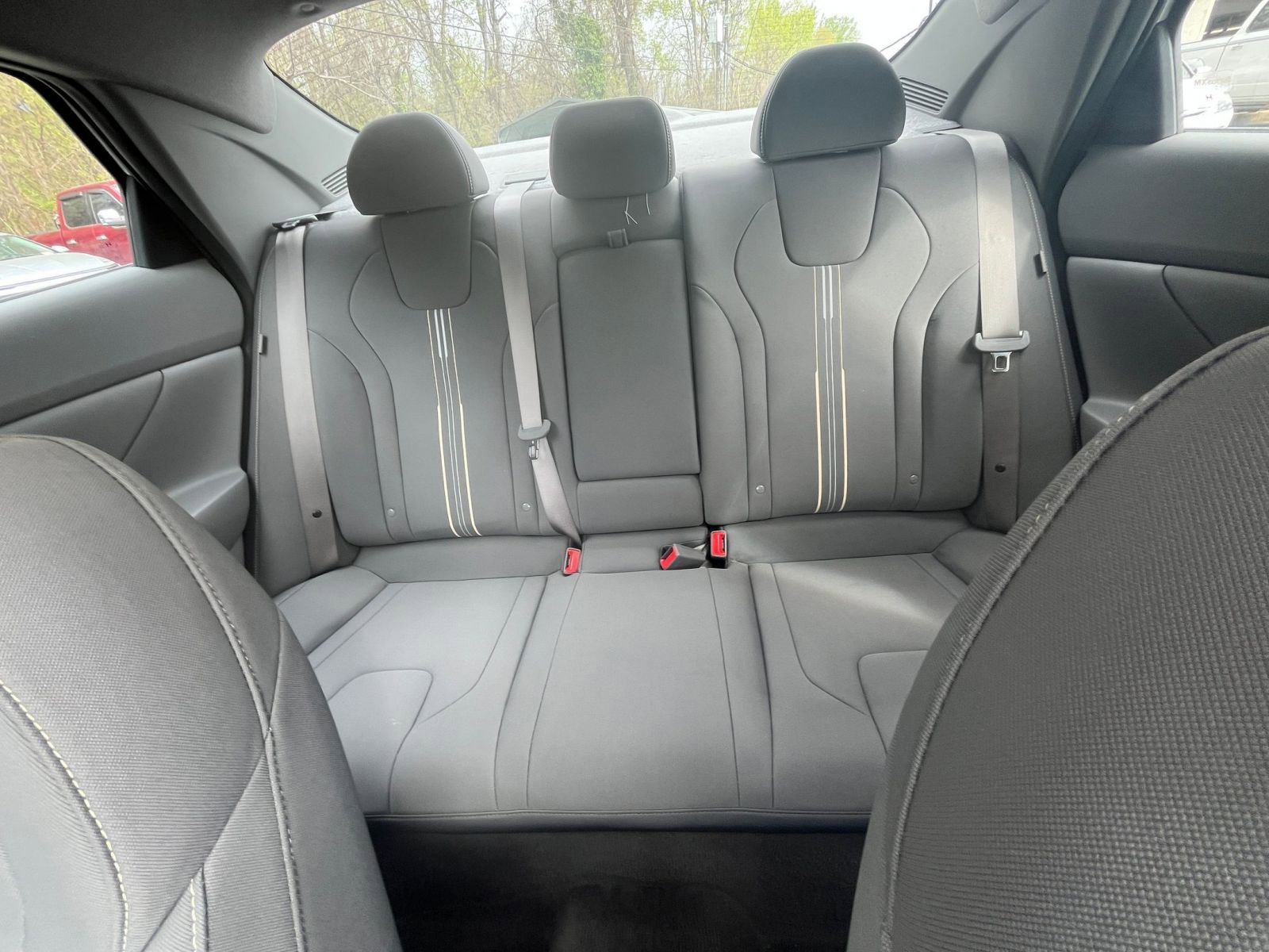 Used 2025 Hyundai Elantra SEL image 35