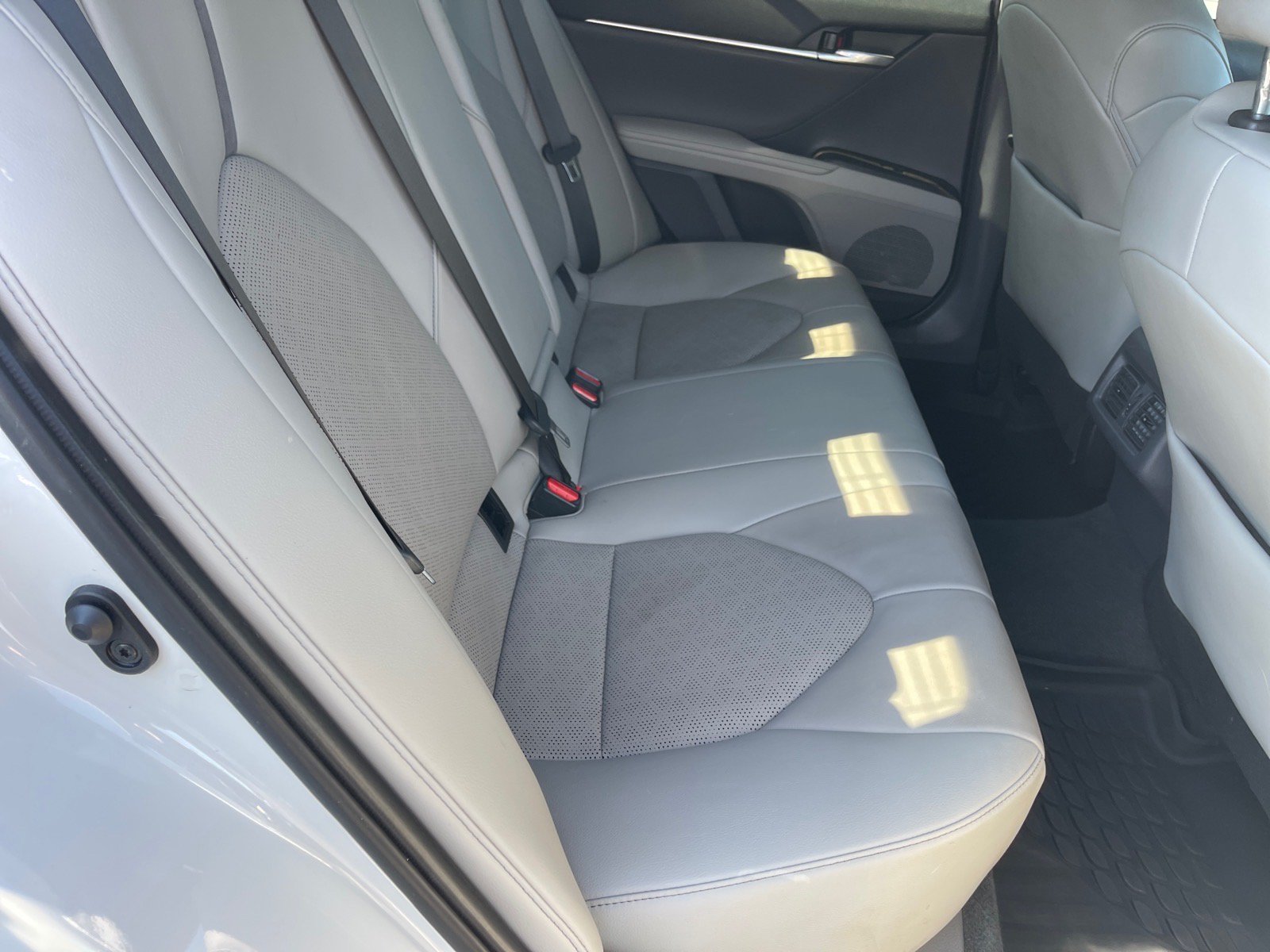 Used 2022 Toyota Camry XSE FWD image 18