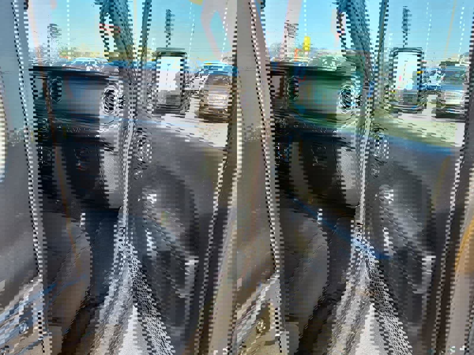 Used 2021 Jeep Wrangler Unlimited Sport image 26