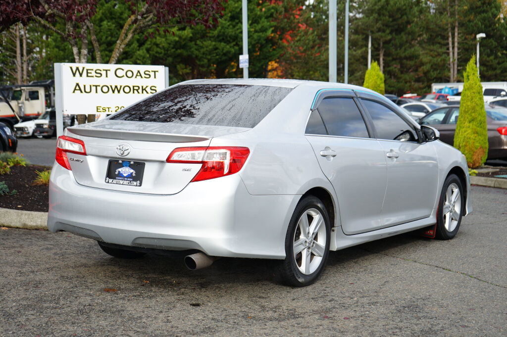 Used 2014 Toyota Camry SE image 5