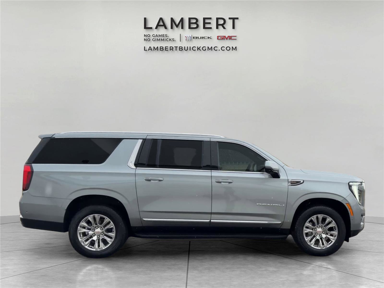 Used 2025 GMC Yukon XL Denali AWD/4WD image 6